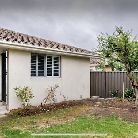 Guest Ensuite 7 Minutes From Airport Melbourne Exterior foto