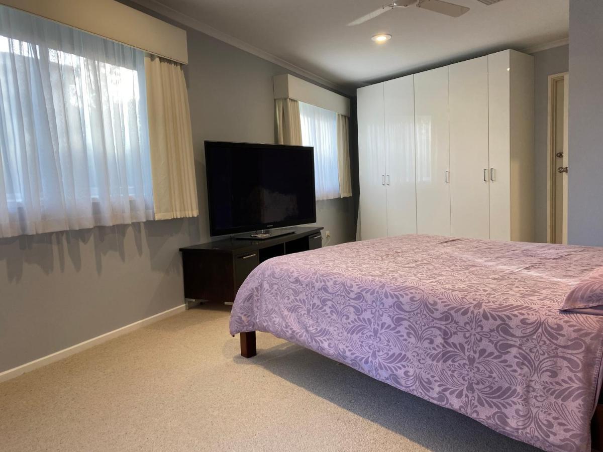 Guest Ensuite 7 Minutes From Airport Melbourne Exterior foto